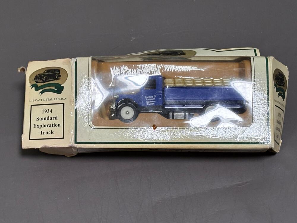 2000 Lledo Chevron Standard Oil Commemorative Die Cast 1934 Exploration Truck